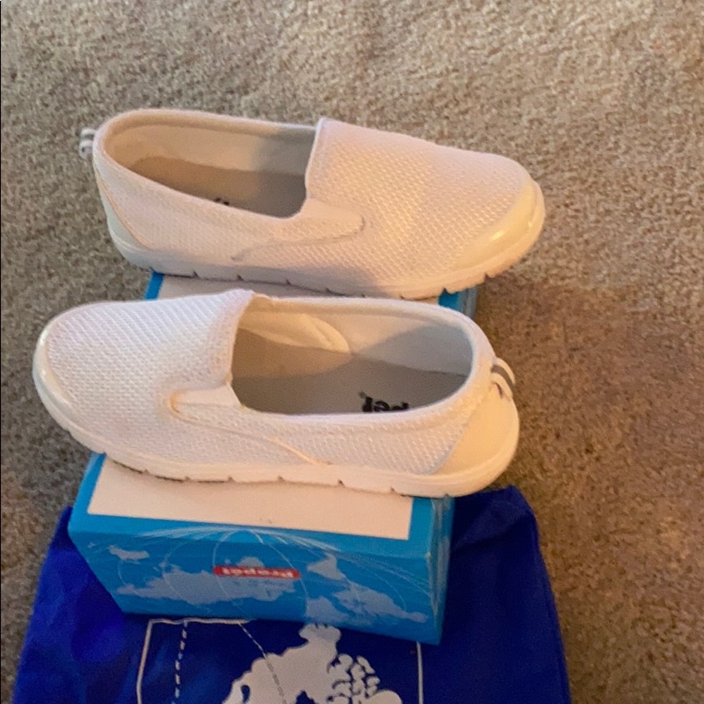 White 7.5 Propet only worn once.